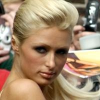Paris Hilton Kembali Bugil